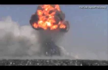 Co robi dobry muzułmanin gdy zobaczy eksplozje.