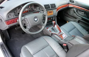 BMW z 2002 roku na sprzedaż. Przebieg... 3490km