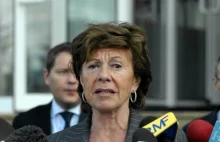 Komisarz Neelie Kroes: To dobrze, że operatorzy się boją. Precz z roamingiem