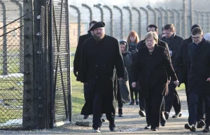 Niemieckie media: Wyjątkowo ważna wizyta Merkel w Auschwitz