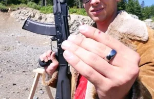 Ile iPhone'ów zatrzyma pocisk z AK-74?