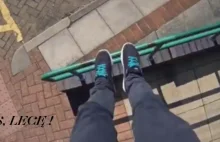 Zapierający dech w piersiach parkour z perspektywy biegacza