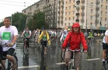 Pogoda nie dopisała, rowerzyści tak. Uczcili 67. rocznicę PW