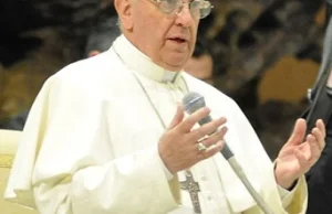 Papież przeciw adopcji gejów. Lewicowe media rozczarowane