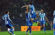 Fredy Guarín strzela dla FC Porto w meczu z Marítimo