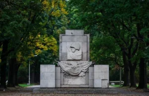 Warszawa: pomnik Wdzięczności Żołnierzom Armii Radzieckiej trafi do Podborska