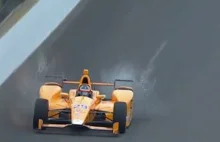 Marny koniec dwóch ptaków za sprawą Fernanda Alonso podczas testów Indy 500