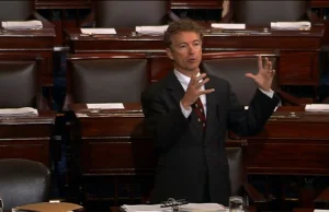 Rand Paul przemawiał w Senacie USA przez 10 godzin.