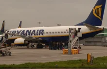 Dramatyczny lot linii Ryanair. Nagła dekompresja i 33 pasażerów w...