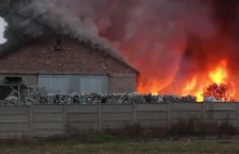 UWAGA!!! Wybuchł pożar w Zieminie , płonące odpady mogą być niebezpieczne...