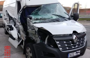 Rozbite Renault Master jechało z Madrytu do Polski - auto zatrzymano pod...