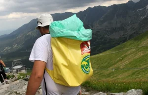 Tatry w śmieciach. Szlaki będzie sprzątać niemal 5 tys. wolontariuszy.