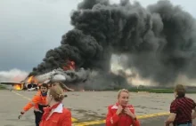 Filmik z pożaru na lotnisku w Moskwie