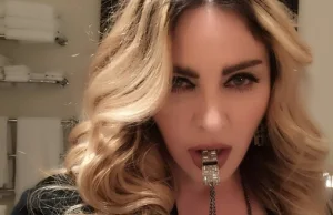 Madonna oferuje ze zrobi swoim fanom laske jak zaglosuja na Hillary Clinton
