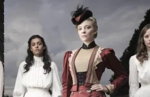 Piękna Natalie Dormer w oficjalnym zwiastunie „Picnic at Hanging Rock”