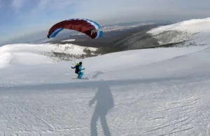 Bieszczady: Latanie na nartach i jazda pod górę. Snowgliding staje się popularny