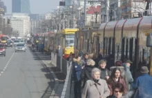 Ochlapały go spryskiwacze szyby w tramwaju, więc w odwecie opluł motorniczą.