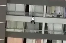 Przechodzień złapał kobietę, która spadła z dziewiątego piętra