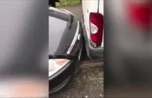 Ciapata idiotka nie potrafiaca zaparkowac samochodu.