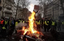 Protest "żółtych kamizelek": Macron bije się w pierś