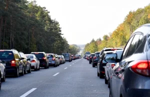 Jazda "na suwak" i "korytarz życia" obowiązkowe. Podpis prezydenta