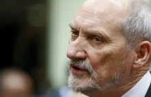 Zemsta? Francuski dziennikarz: Macierewicz „uciekł" ze spotkania w Bratysławie