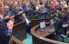 Sejm potępia kłamstwa Rosji o Polsce, a Korwin-Mikke siedzi