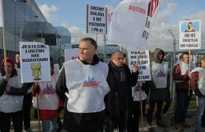 Pracownicy Amazona protestują na Bielanach Wrocławskich