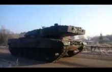 Przejazd czołgów Leopard 2A5.