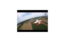 Niesamowite akrobacje samolotem sterowanym radiowo.