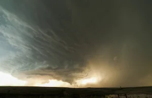 Wirująca superkomórka burzowa - timelapse.