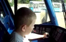 Dziecko kieruję tramwajem