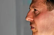 Media: Schumacher mrugnął i reaguje na polecenia