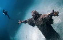 Niezwykła podwodna statua Jezusa