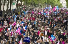 Francuzi konsekwentnie protestują. Nie chcą małżeństw homoseksualnych.