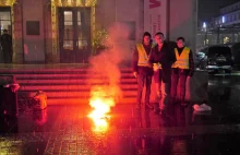 Narodowcy w obronie węgla spalili flagę Unii Europejskiej
