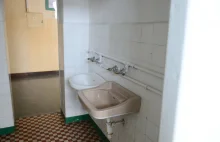 Warszawa-Żolioborz. Uczniowie muszą chodzić do toalety na stację benzynową