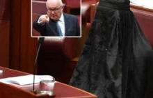 Australijska senator przyszła do parlamentu w burce