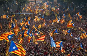 Nadzwyczajne posiedzenie hiszpańskiego rządu. W sobotę zawieszą autonomię?