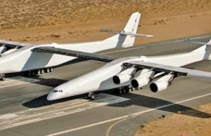 Największy samolot świata testowany na pasie startowym