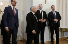 Kaczyński oddaje władzę. To ruch na granicy geniuszu. Nie stać na to opozycję.