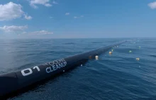 Ogromna maszyna oczyści ocean z wielkiej plamy śmieci. System już działa