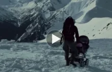 "Rodzinna wspinaczka", czyli z wózkiem po ośnieżonych szczytach (FILM)