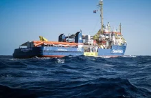 Włochy: Migranci zeszli z zablokowanego statku; Salvini żąda wyjaśnień