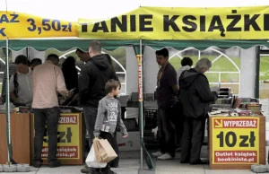 Taniej książki już nie kupisz. PiS zamierza regulować ceny książek.