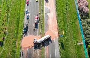 Płynna czekolada na A2 - wywrotka ciężarówki ze słodkim ładunkiem.