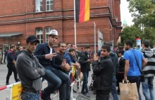 W Berlinie imigranci biją pasażerów metra oraz okradają sklepy i banki