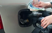 Paliwo za gotówkę będzie TAŃSZE. Stacje idą na wojnę z operatorami kart w Polsce