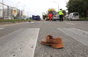Śmiertelny wypadek w Kielcach. Nie żyje pieszy potrącony na pasach