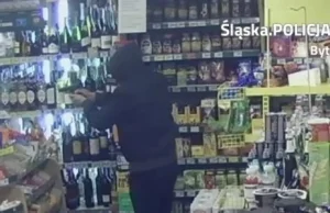 Poszukiwani sprawcy rozboju w sklepie w Bytomiu. Zdjęcia z monitoringu